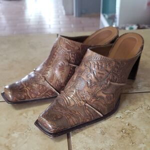 ANTONIO MELANI Brown Western-Inspired Mules, 7.5